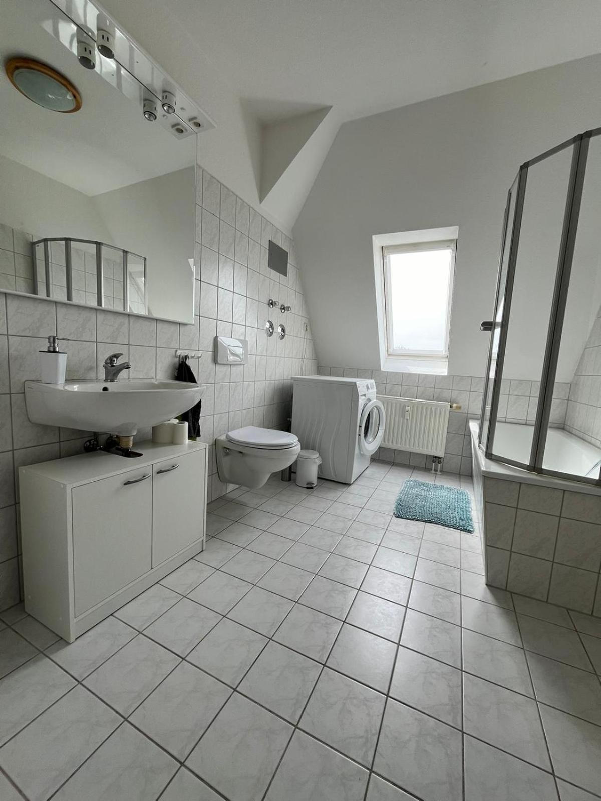 1 Raum Dachgeschosswohnung In Ruhiger Lage Limabach - Oberfrohna Extérieur photo